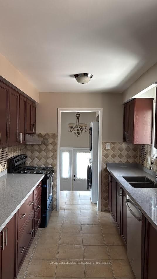 3760 Keenan Crescent photo 5