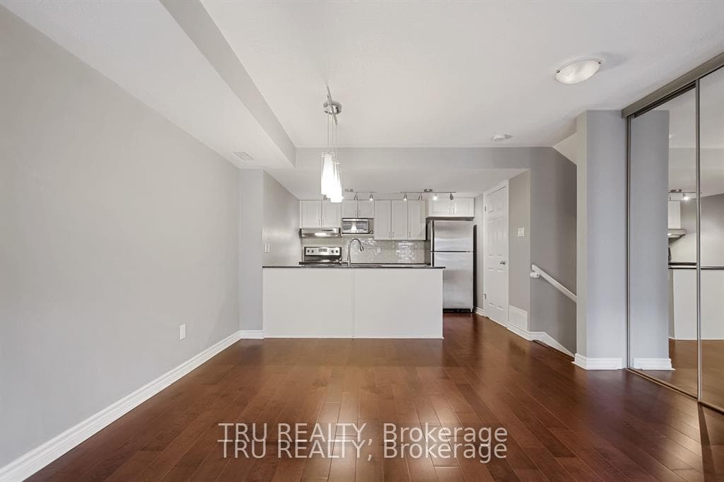 122 Lindenshade Drive Unit 19 photo 6