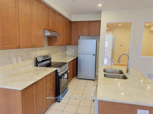 3422 Stoney Crescent photo 15