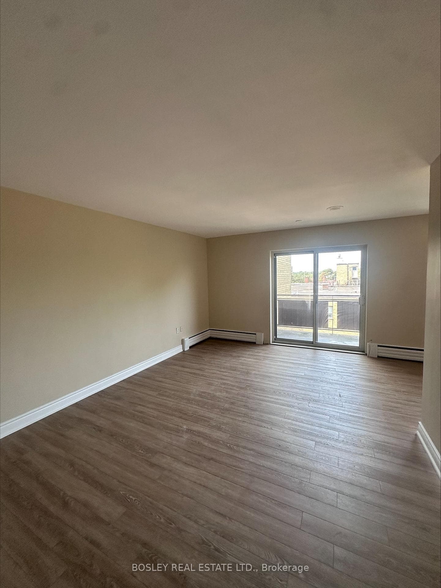 972 Eglinton Avenue Unit 605 photo 3