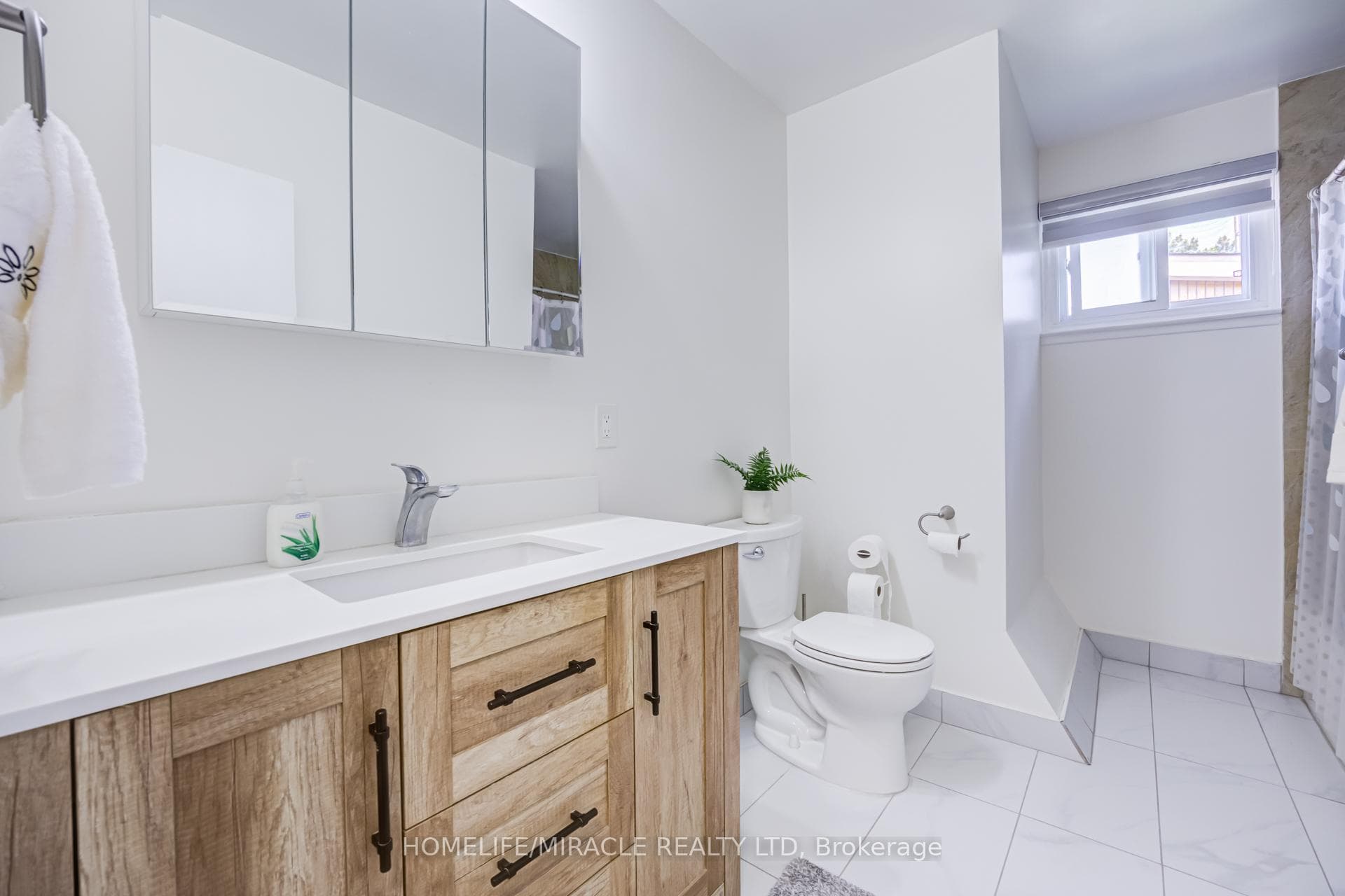 9 Wheatsheaf Crescent photo 20