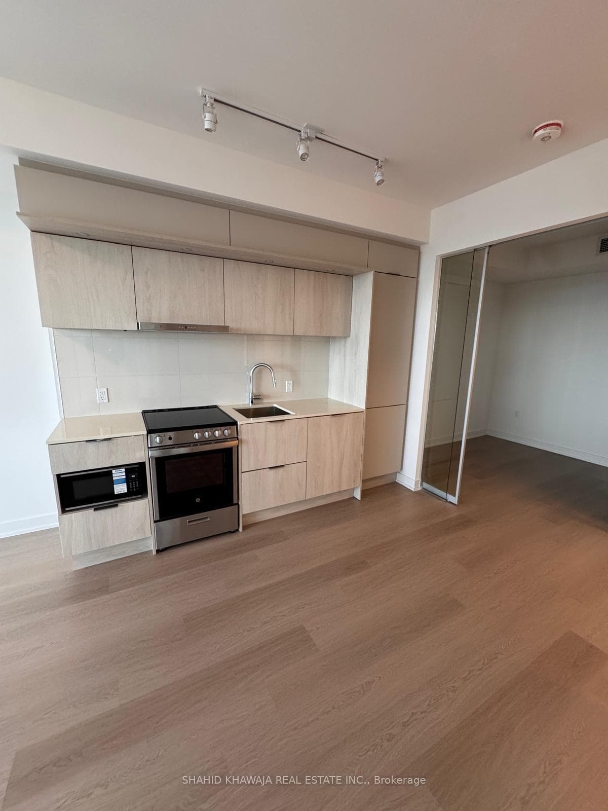 448 Burnhamthorpe Road Unit 4512 photo 8