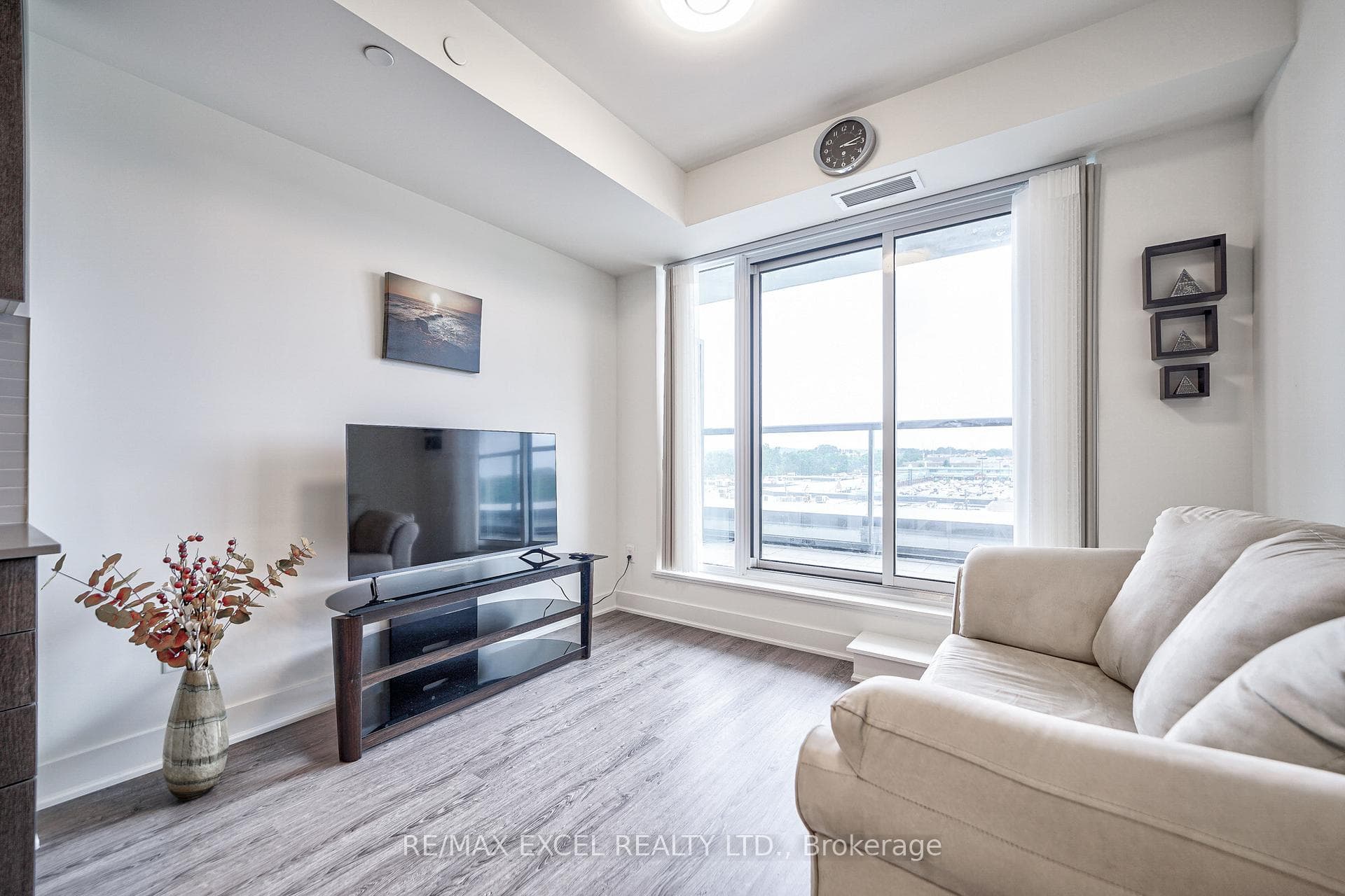 185 Deerfield Road Unit 506 photo 6