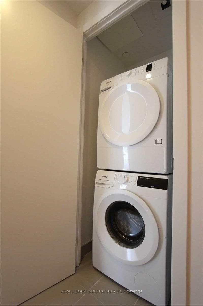 159 Wellesley Street Unit 1508 photo 18