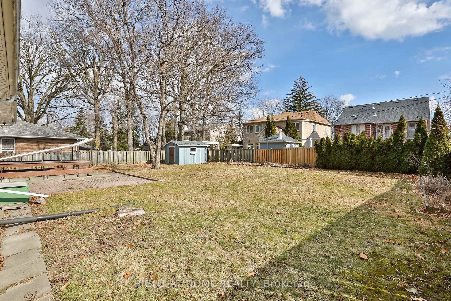 59 Walwyn Avenue photo 22