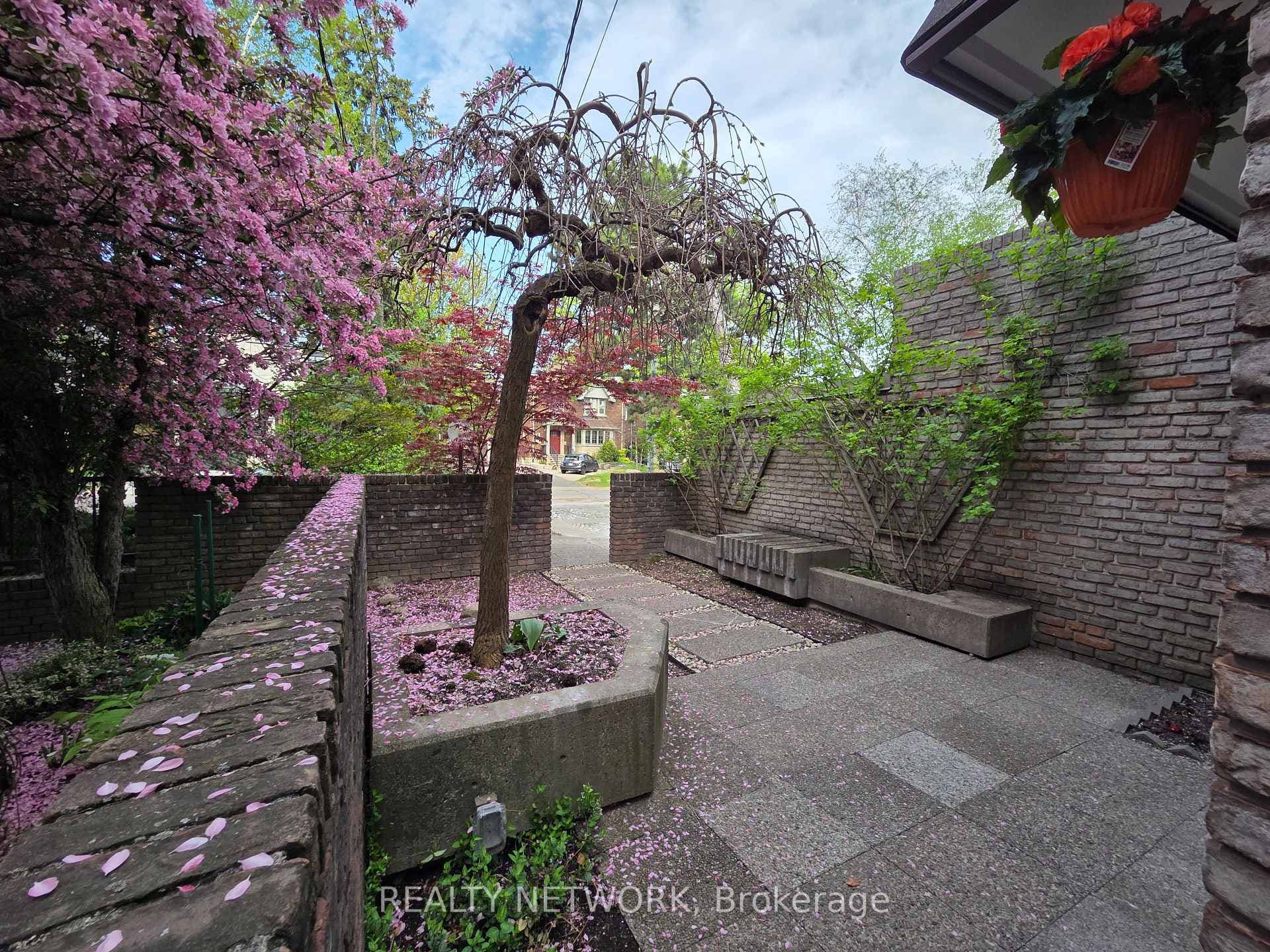 89 Elmsthorpe Avenue photo 4