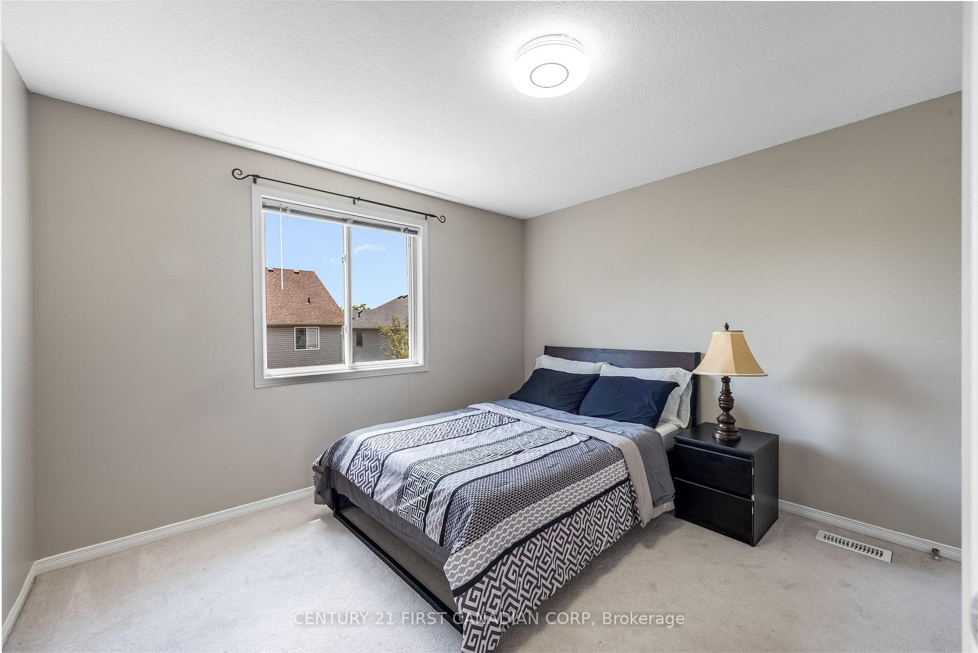 880 BLACKSMITH Street photo 23