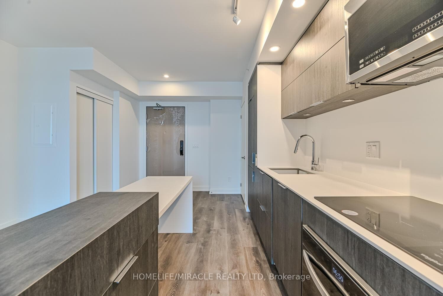 370 Martha Street Unit 1606 photo 19