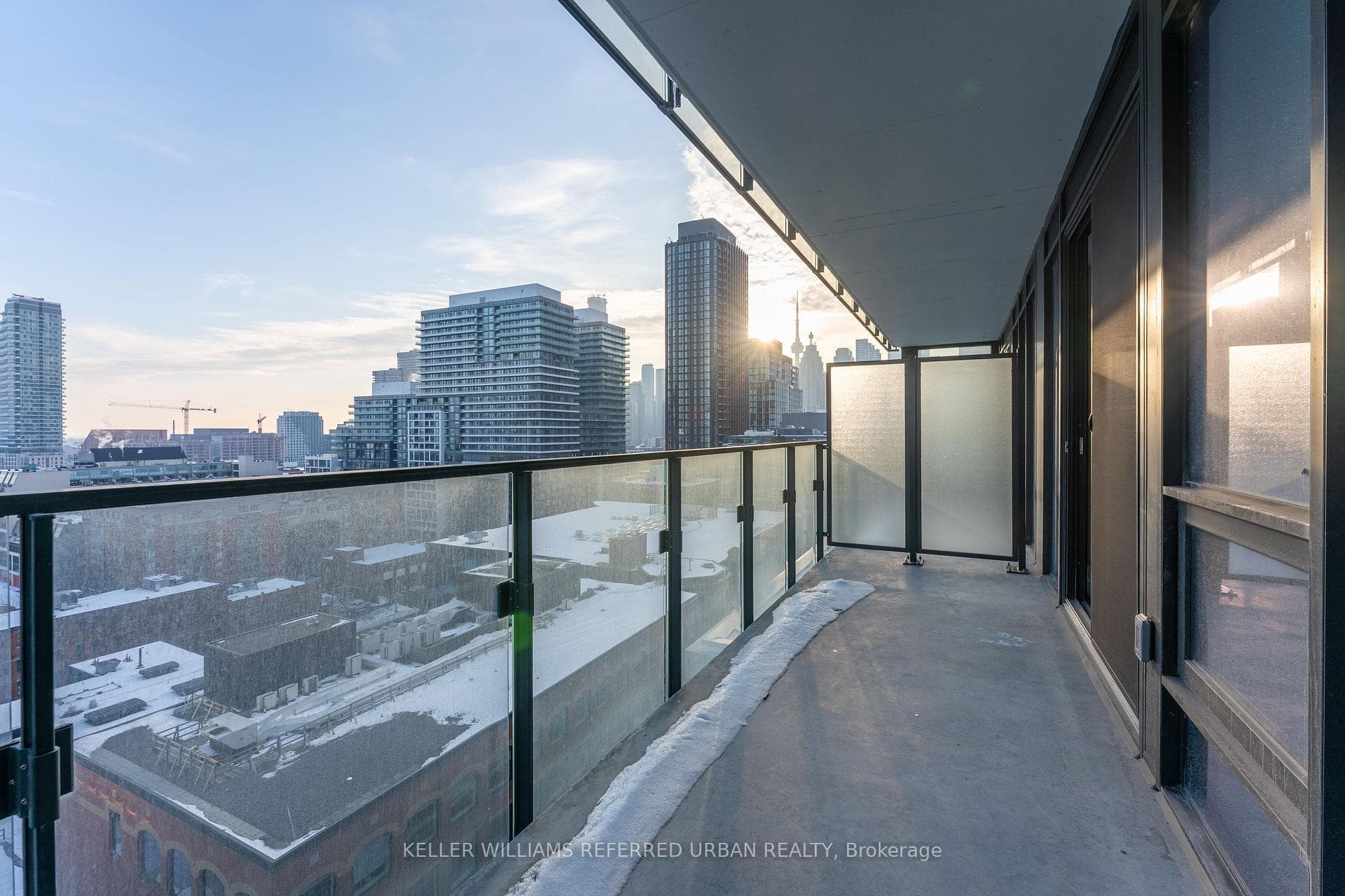 284 King Street Unit 1403 photo 8