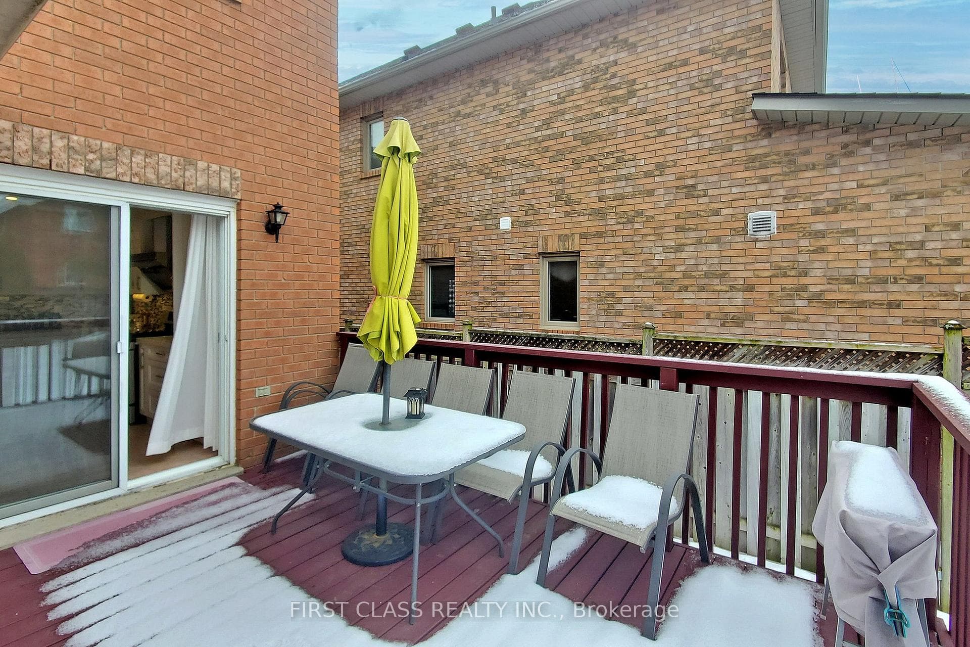 2193 Rosemount Crescent photo 38