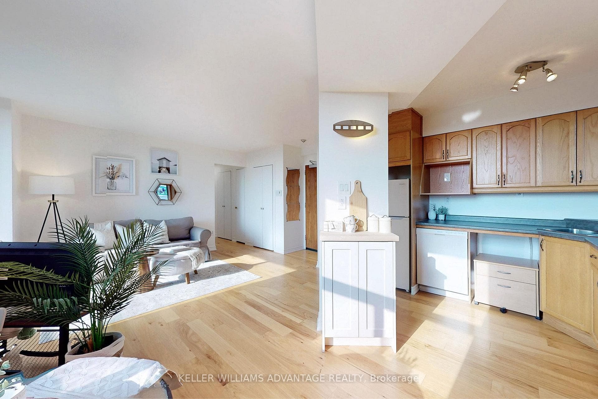 1145 Logan Avenue Unit 1003 photo 7