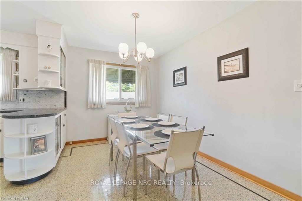 7151 DORCHESTER Road photo 14