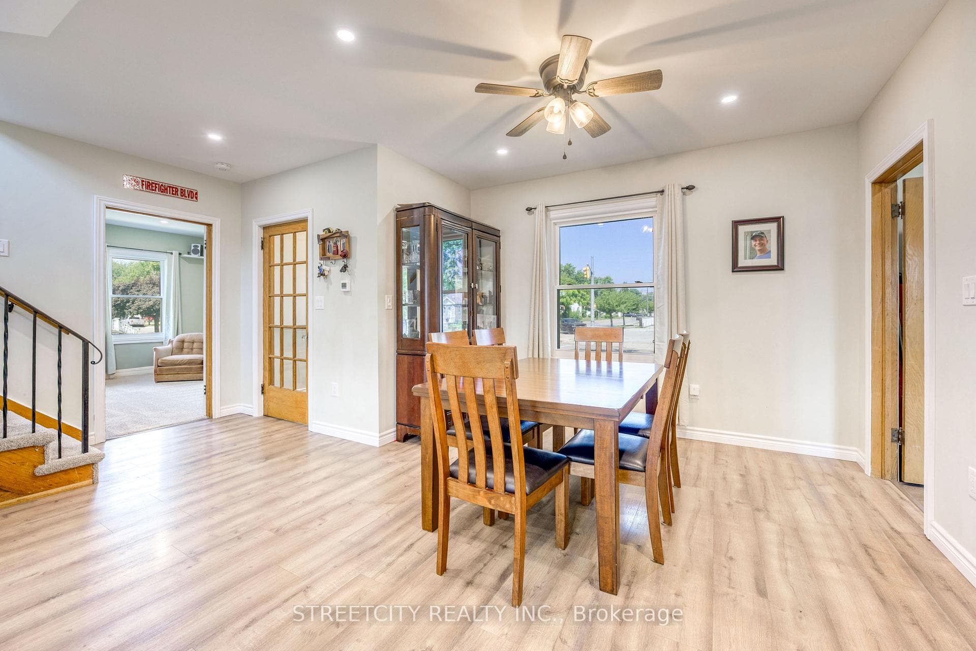 703 Wellington Street photo 12