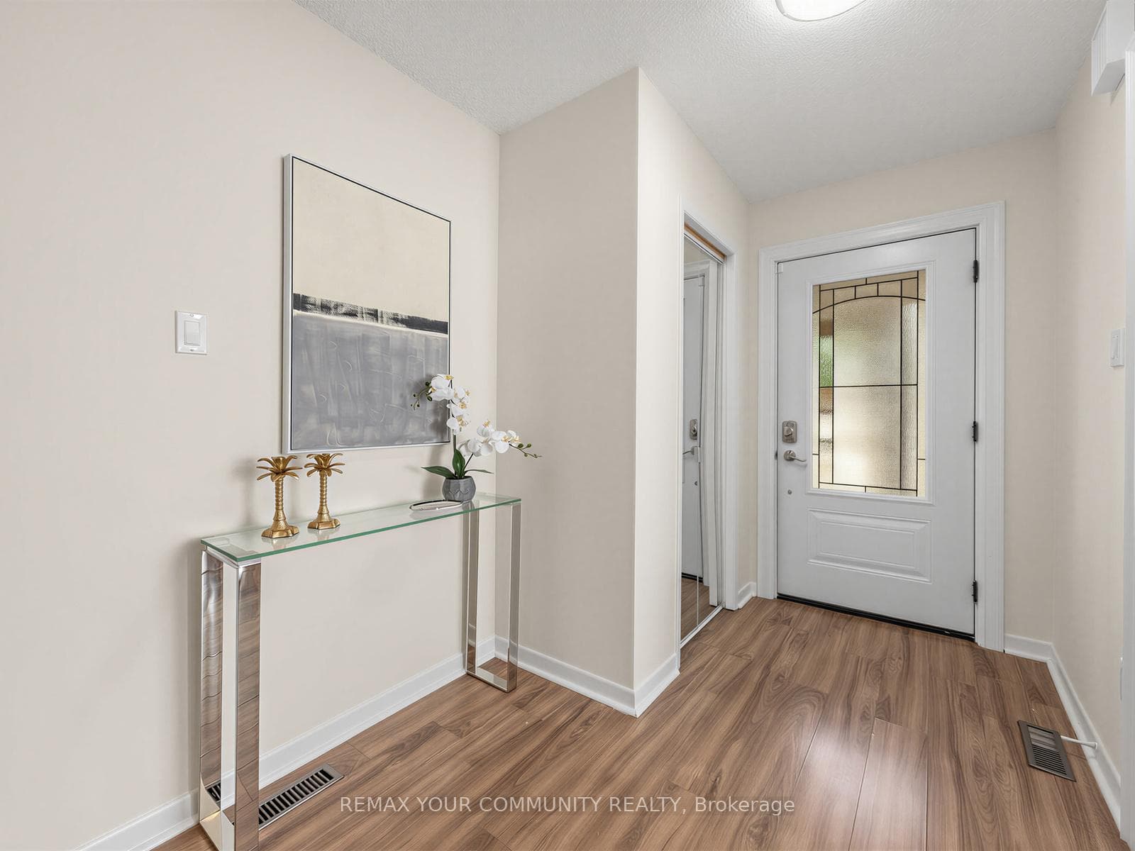 205 Glen Hill Drive photo 2