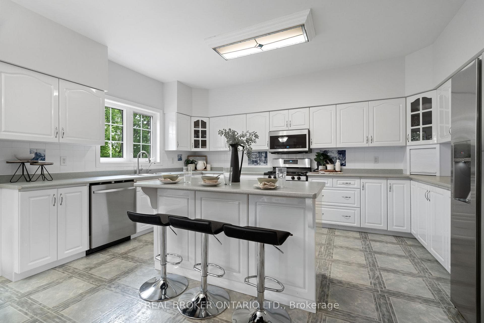 118 Bayview Avenue photo 18