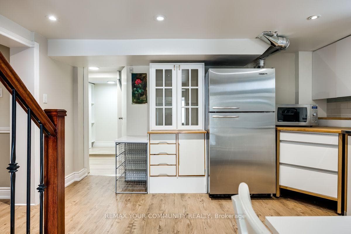 71 Hawman Avenue photo 6