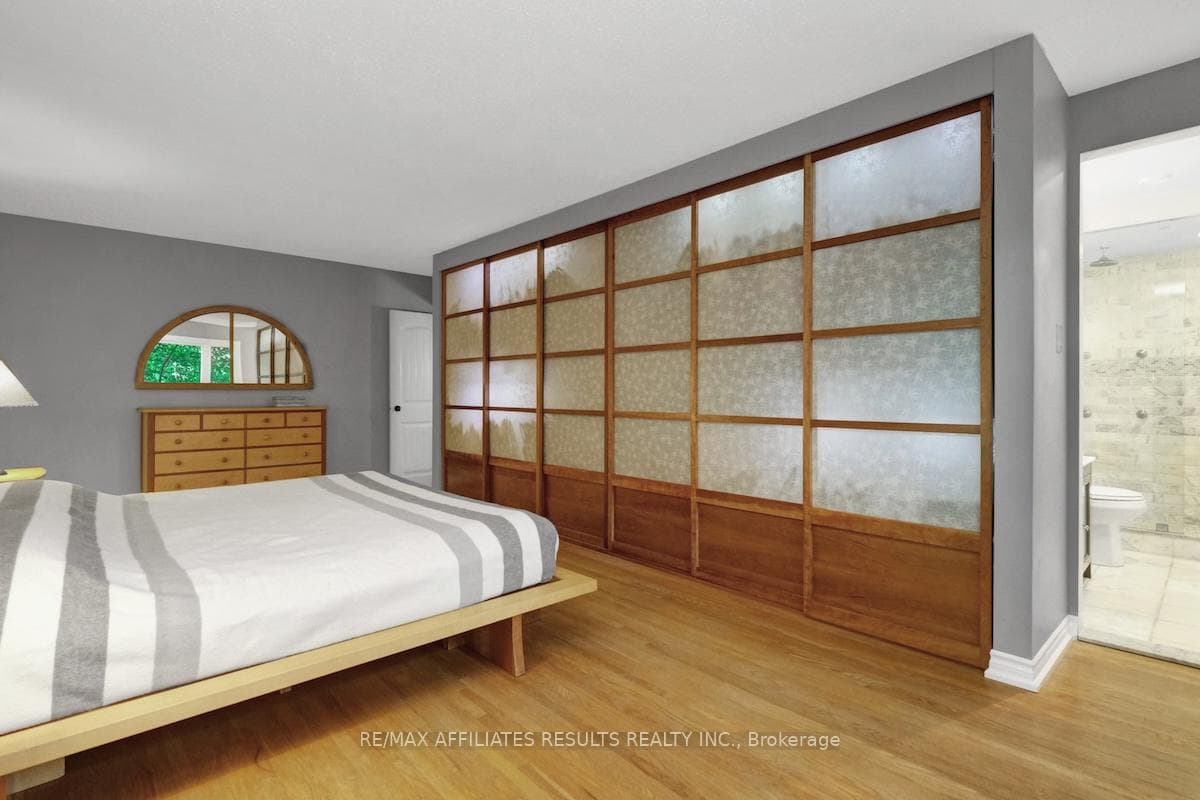 5 Tiffany Crescent photo 28