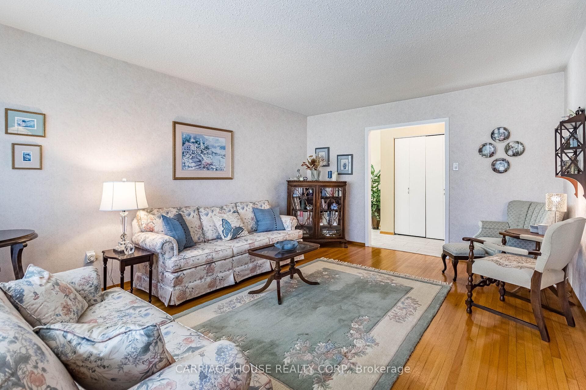 76 Moore Park Crescent photo 4