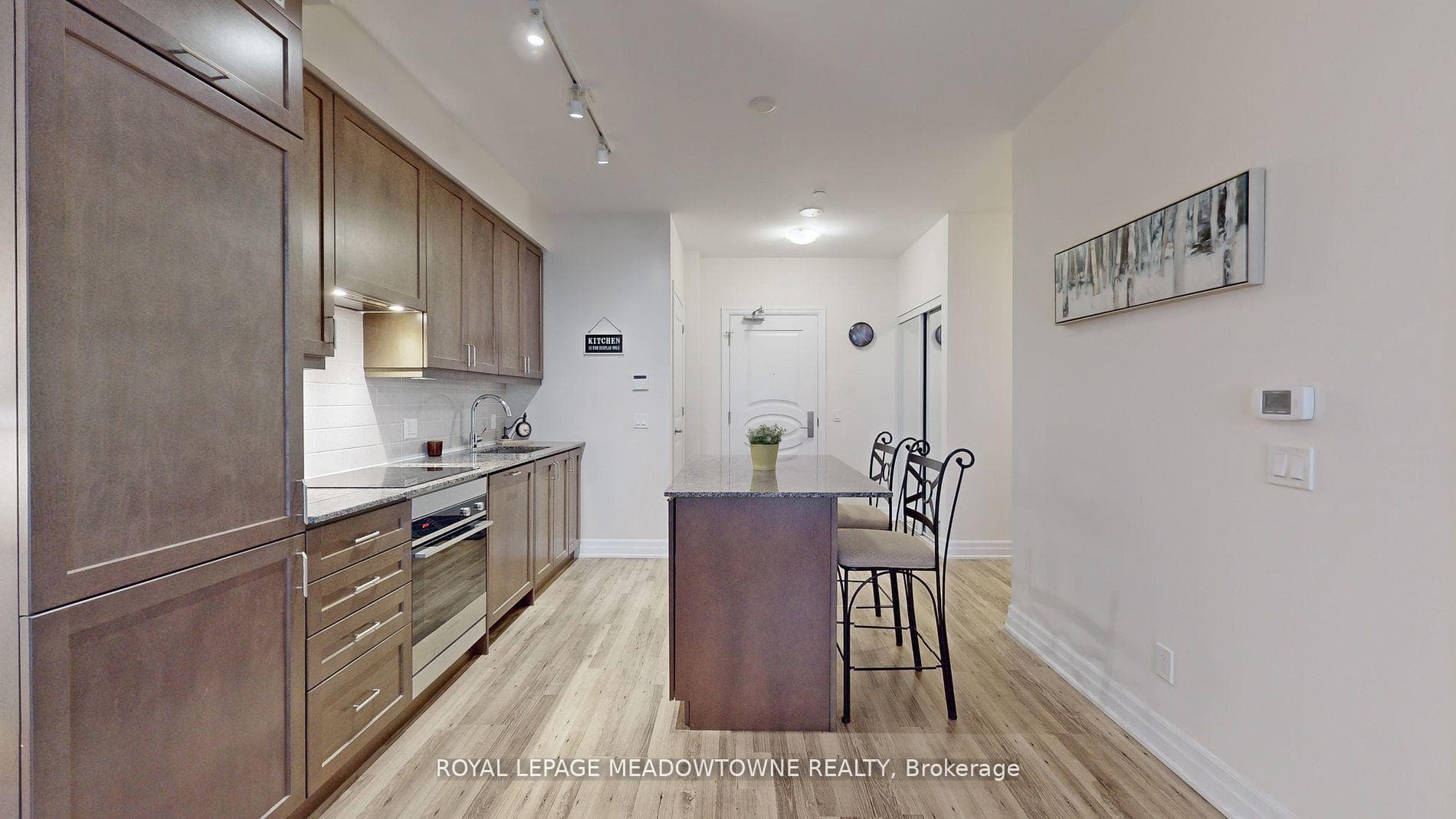 9085 Jane Street Unit 208 photo 12