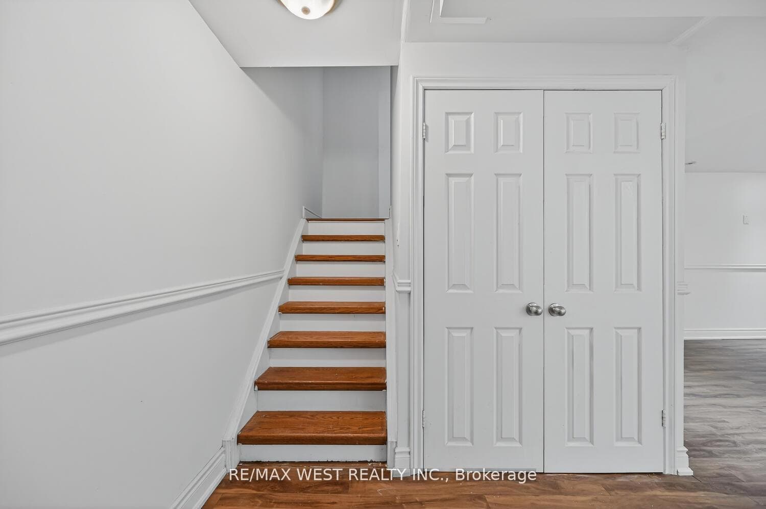 75 Forestgrove Circle photo 33