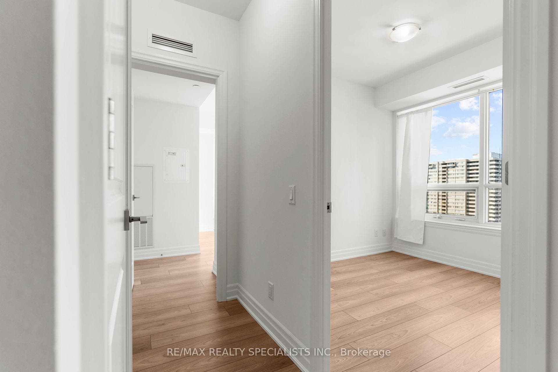 36 Elm Drive Unit 1002 photo 13