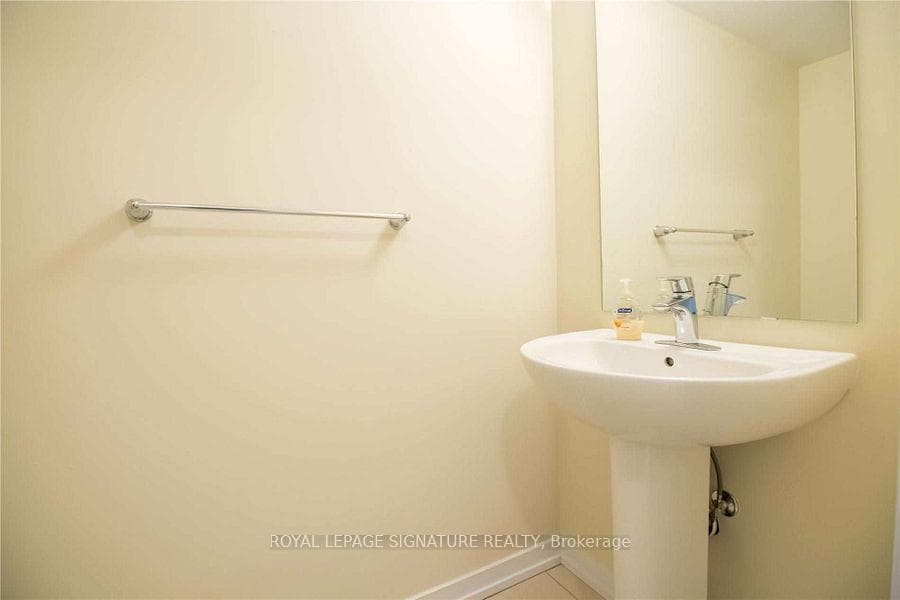 76 Scarletwood Street photo 13