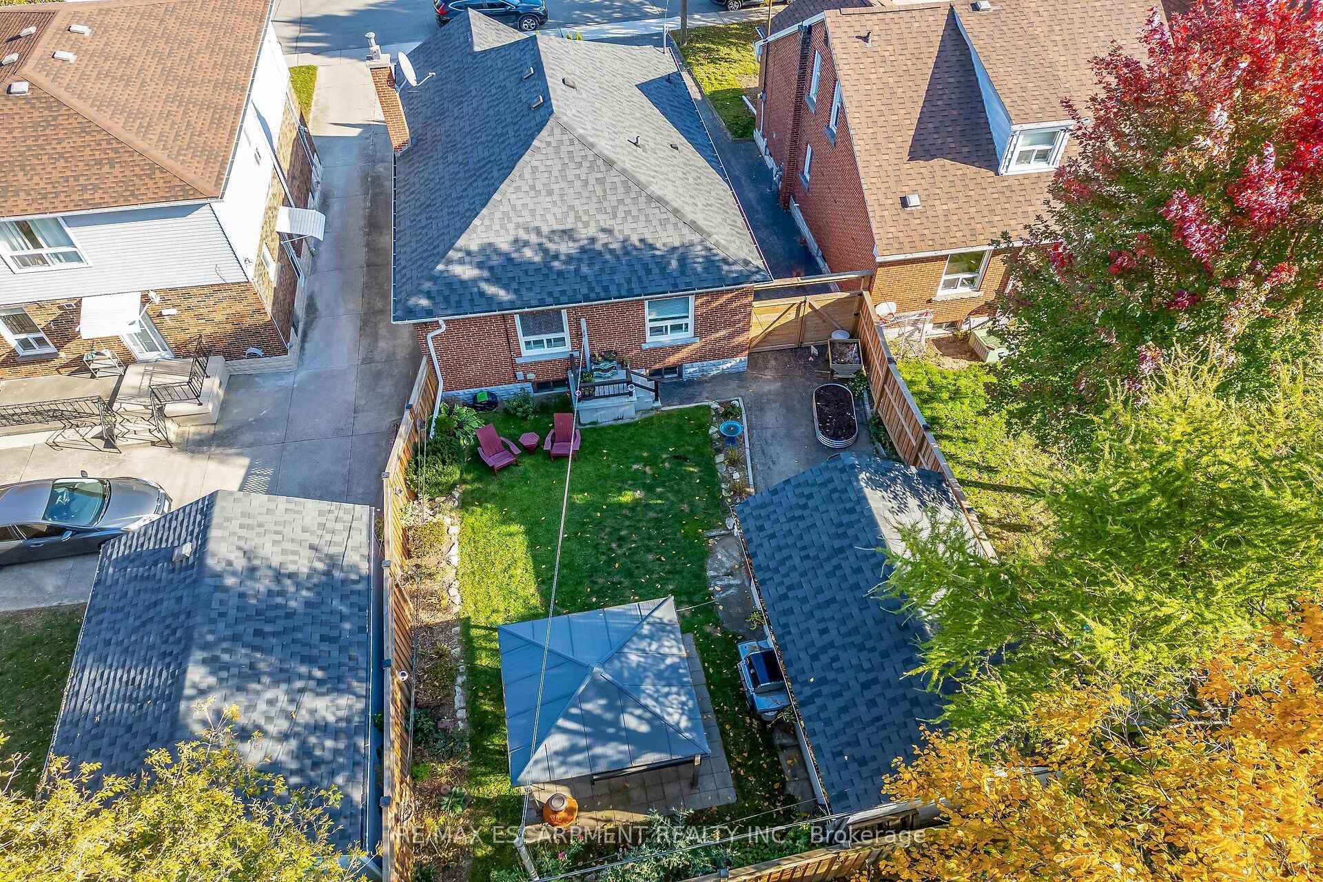 130 Garside Avenue photo 40
