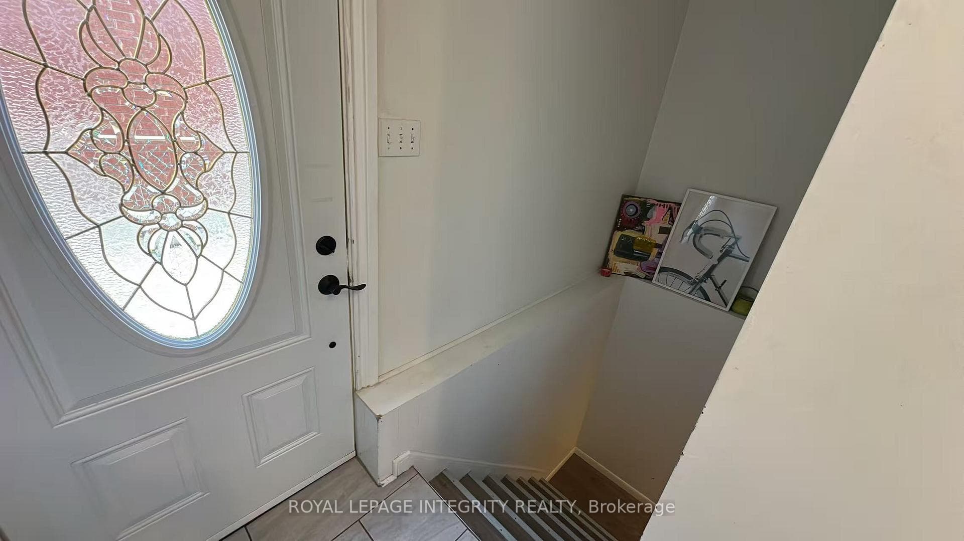 870 Claude Street photo 17
