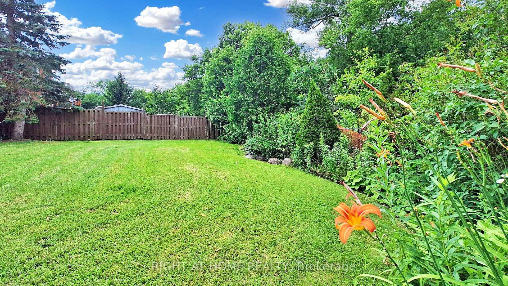 119 Grace Crescent photo 29
