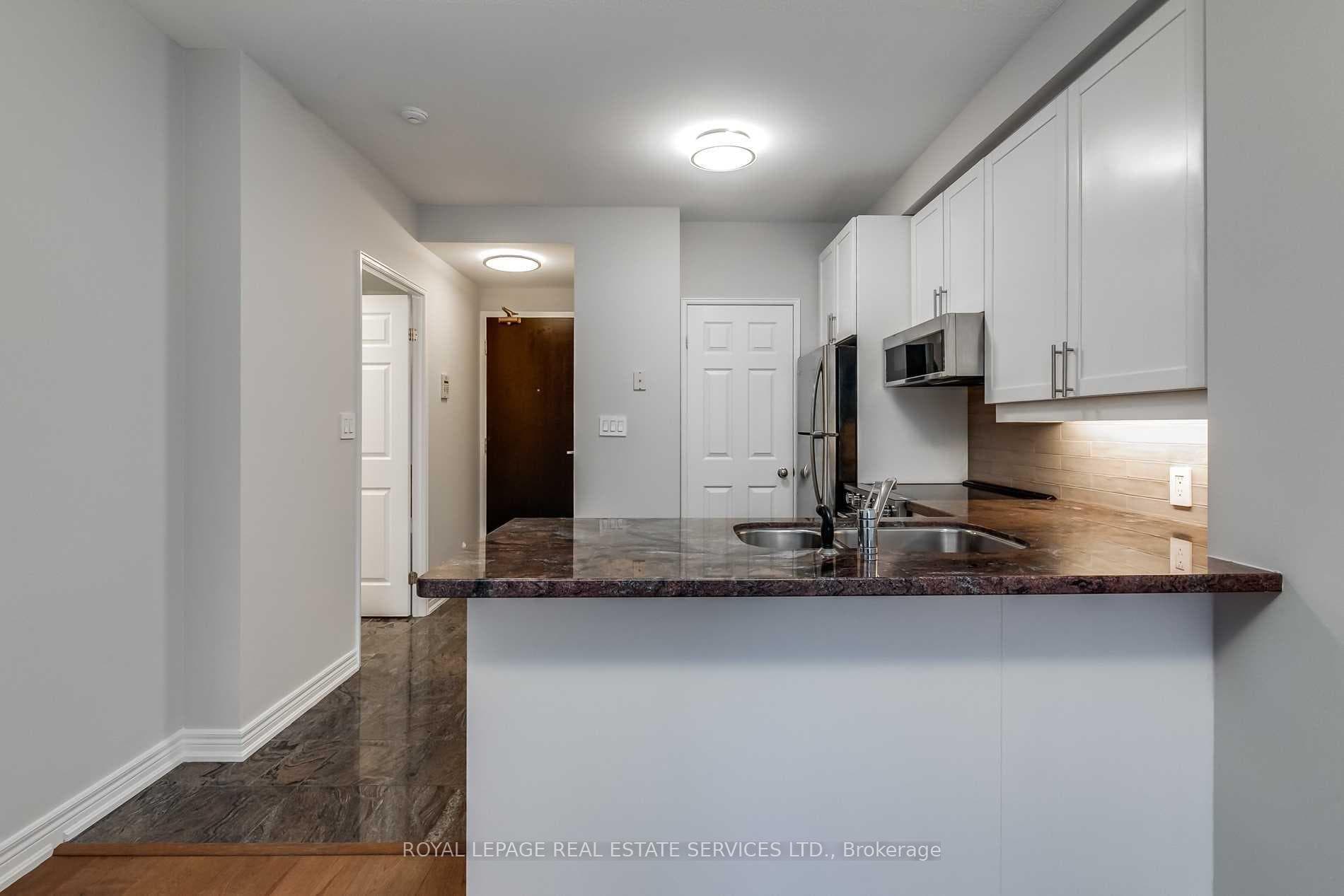 55 Bloor Street Unit 1006 photo 5