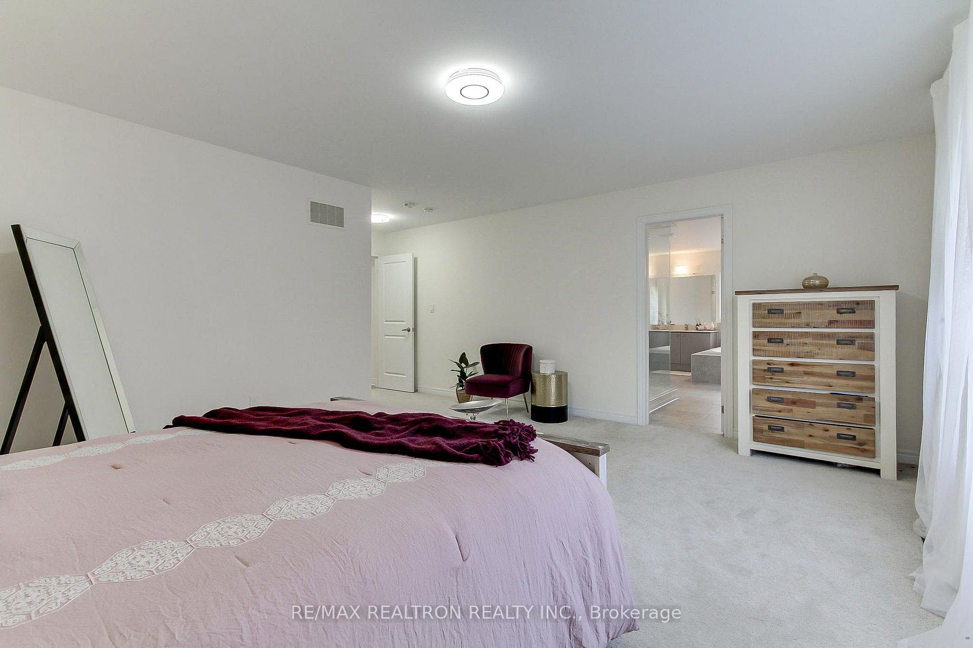 2236 Lozenby Street photo 31