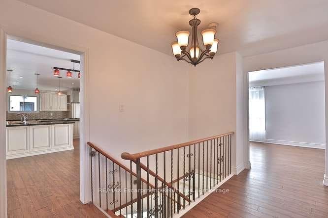 1336 Queen Victoria Avenue photo 5