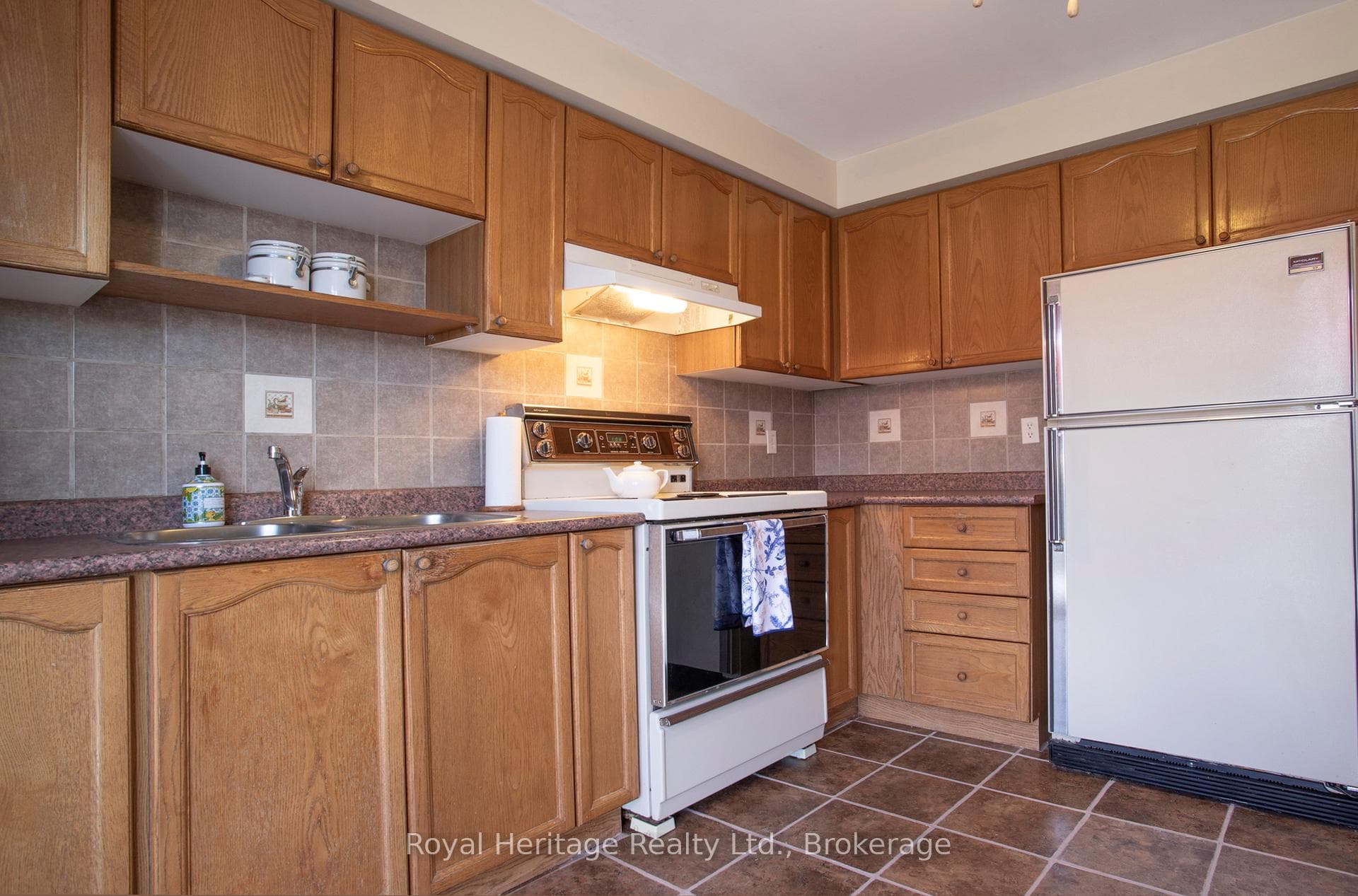 1692 Edenwood Drive photo 13