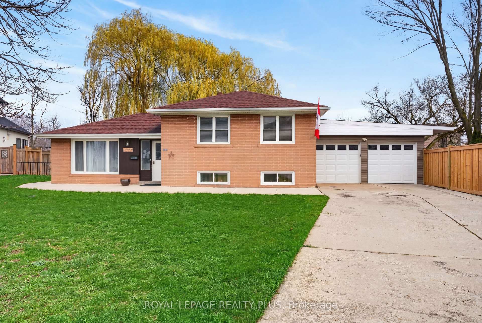 1332 Stanbury Road photo 5