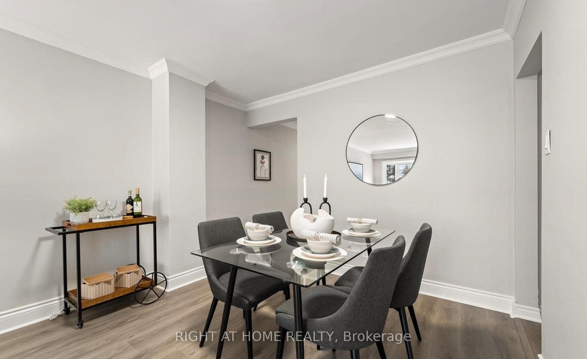 84 Dorcot Avenue photo 2