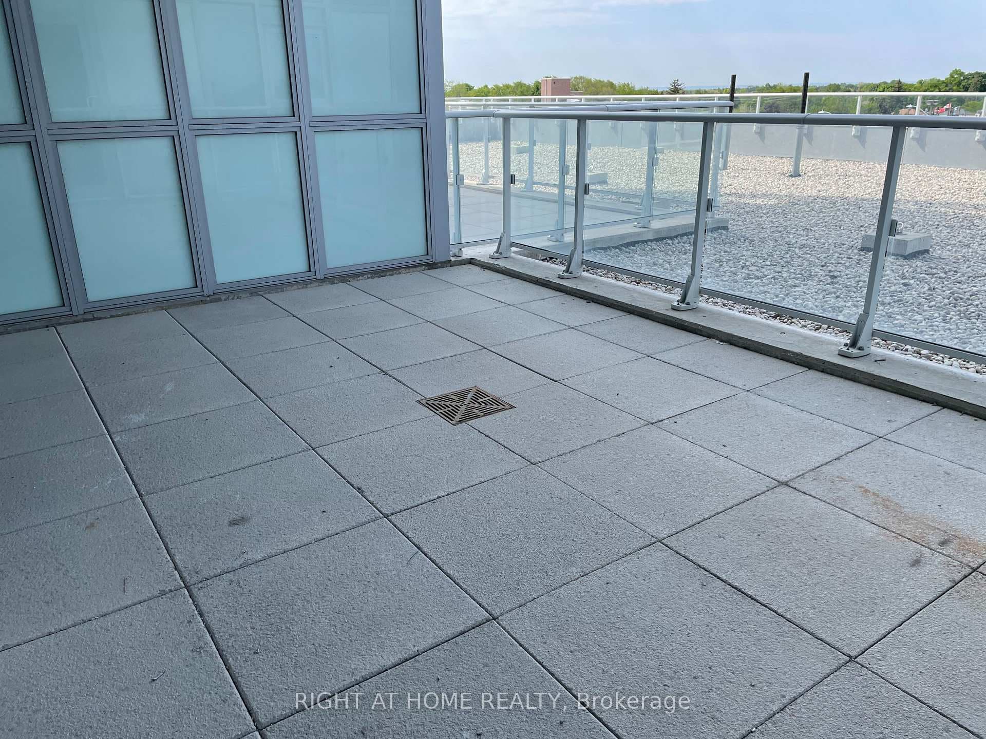 55 Speers Road Unit 410 photo 17