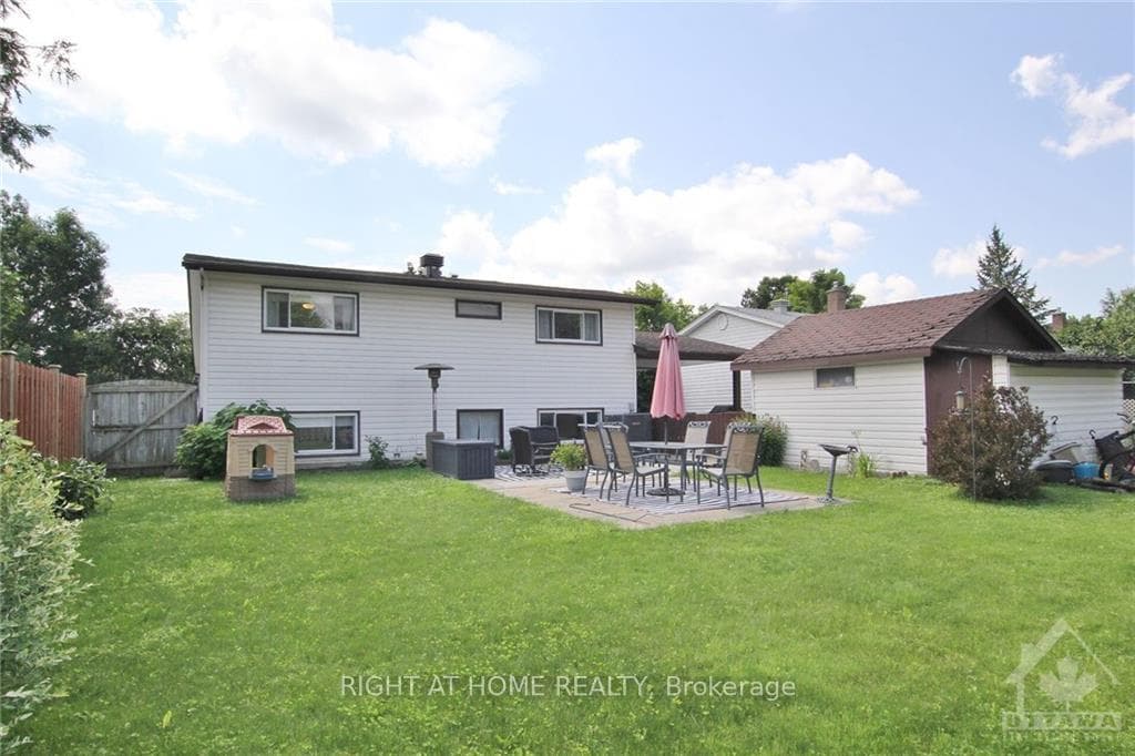 571 EASTVALE Drive photo 28