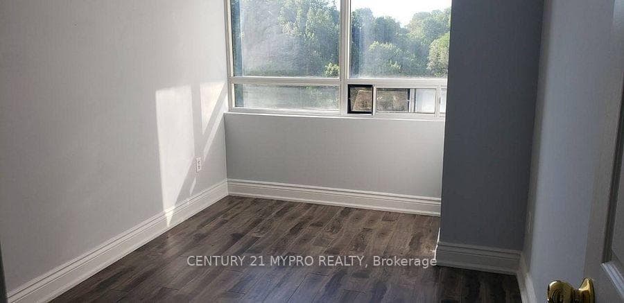 3050 Ellesmere Road Unit 915 photo 6