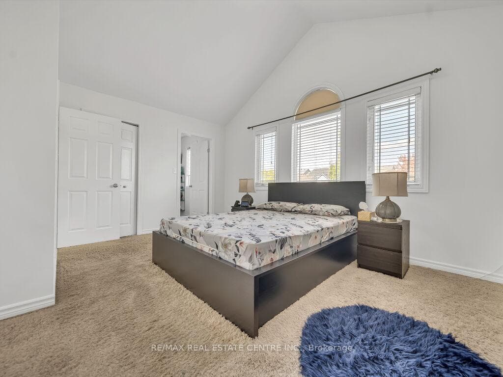 538 ALBERTA Avenue photo 24