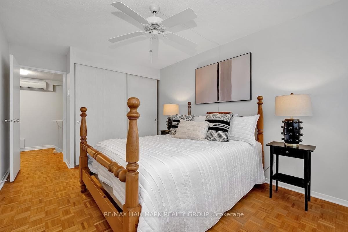 515 St Laurent Boulevard Unit 330 photo 23