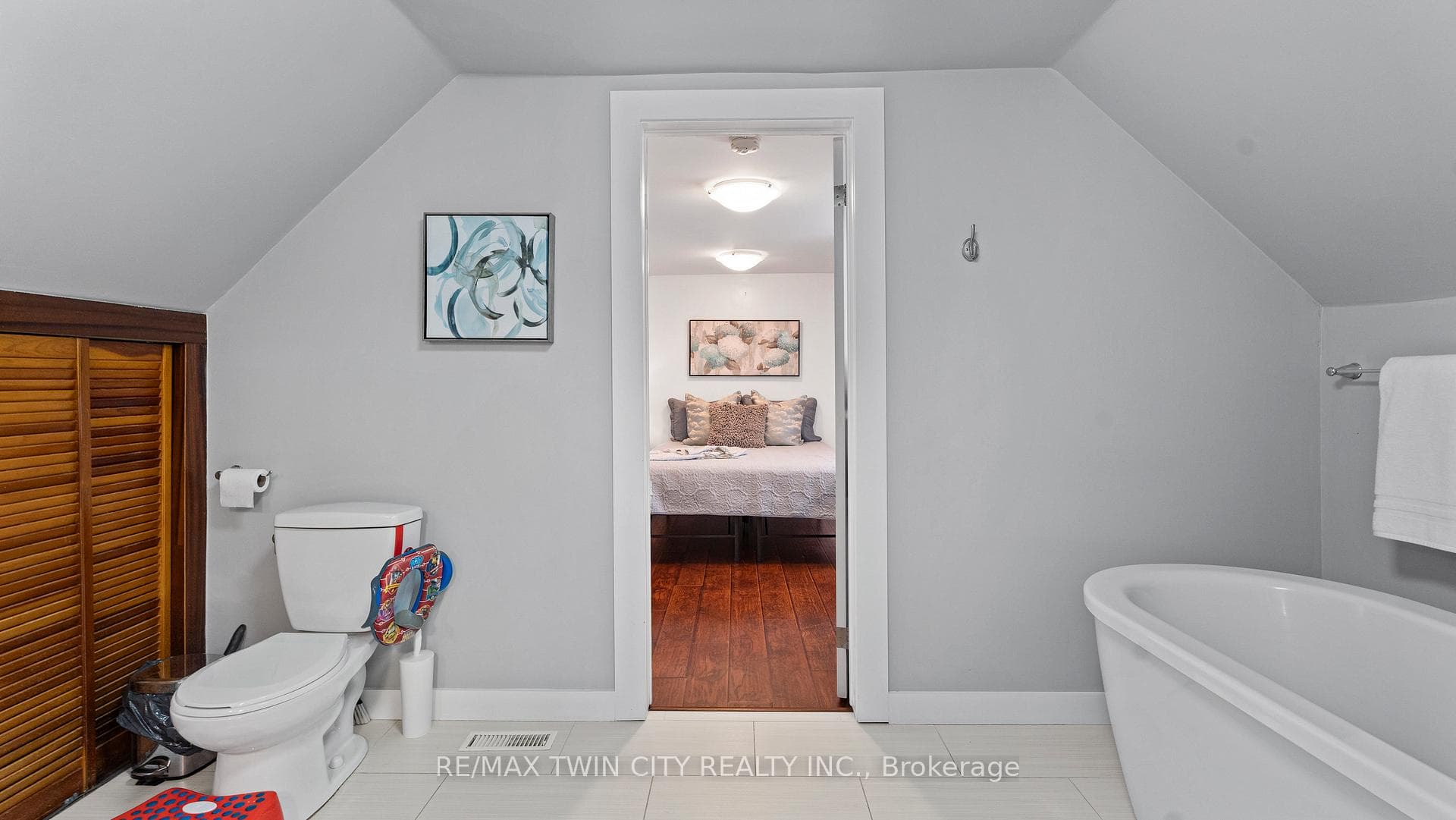 7 Winston Avenue photo 34
