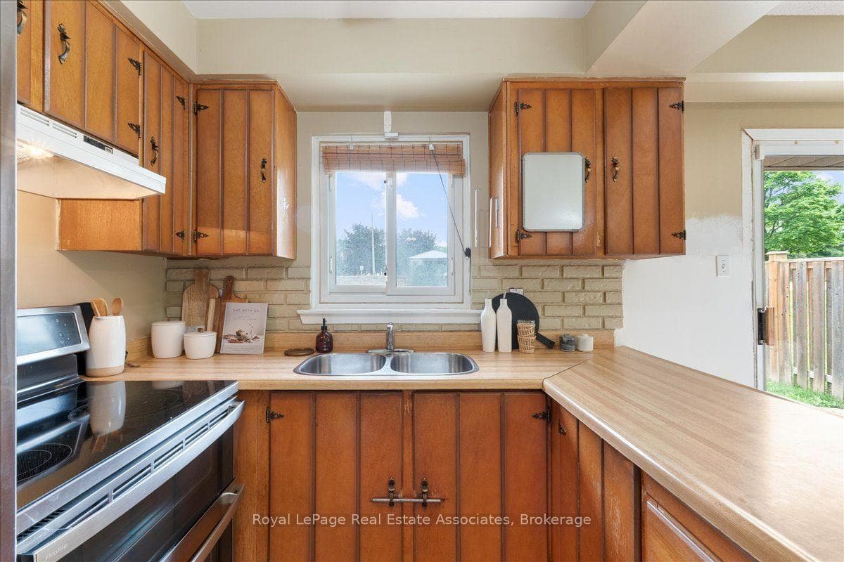 19 Harrison Court photo 15