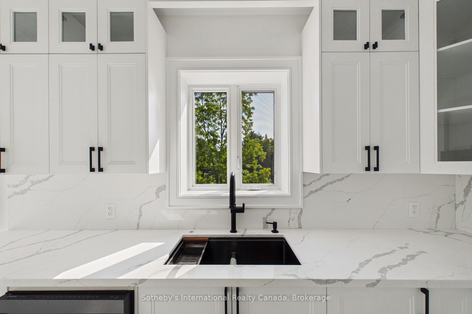 492 Brunel Road photo 11