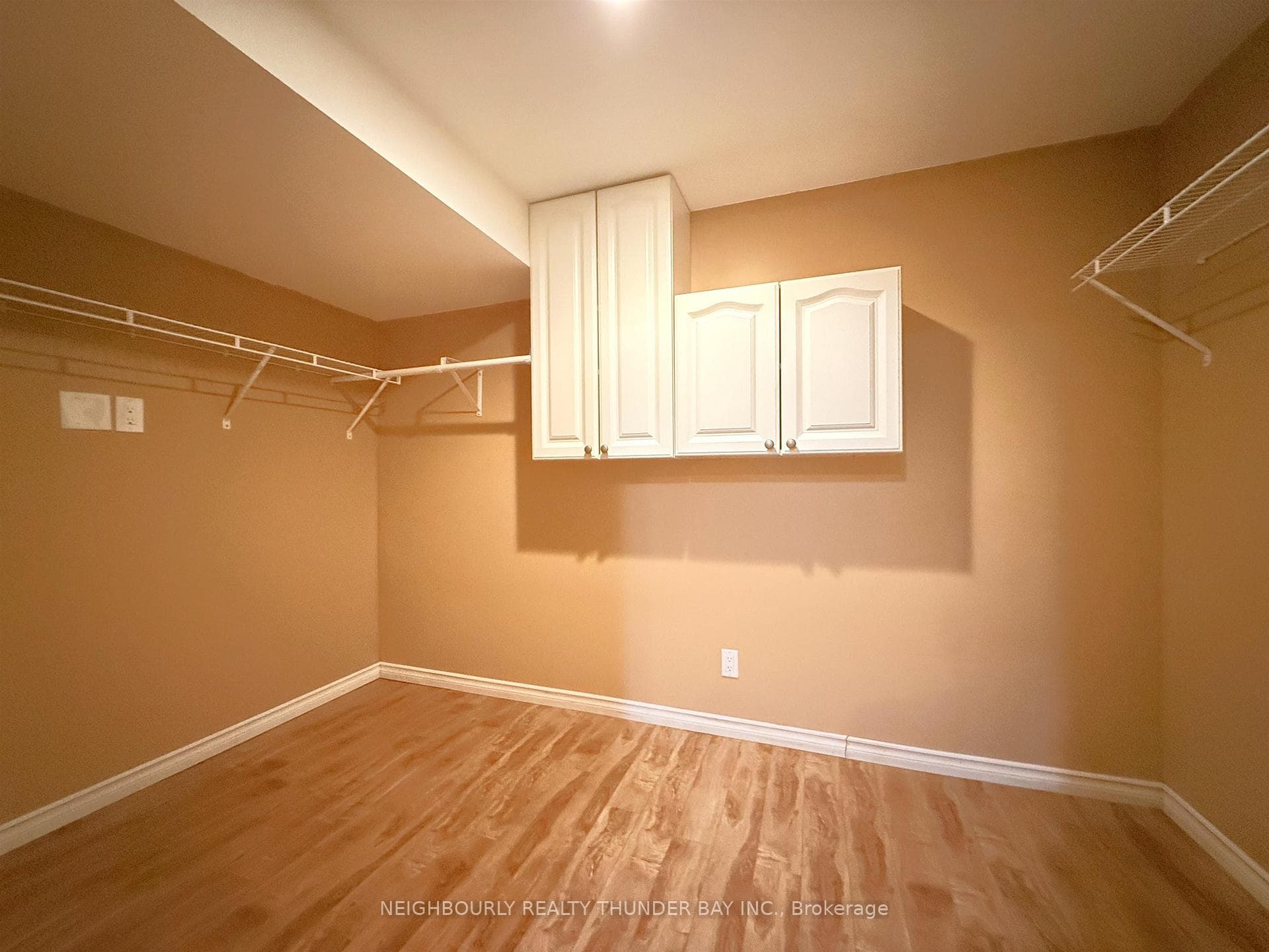 148 Newberry Crescent photo 28