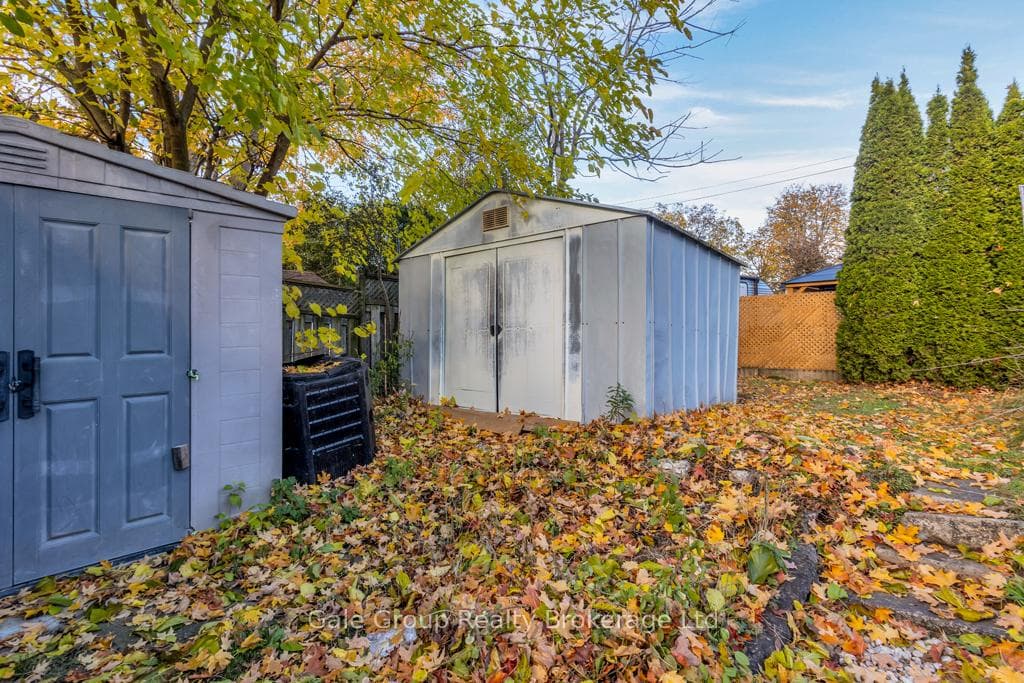 825 Maple Avenue photo 40