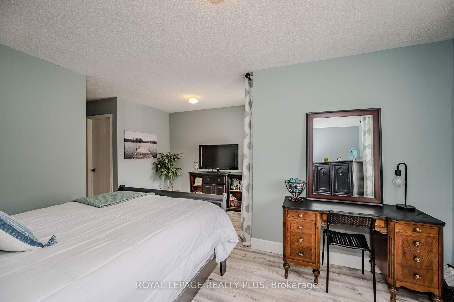 2088 Leanne Boulevard Unit 27 photo 18