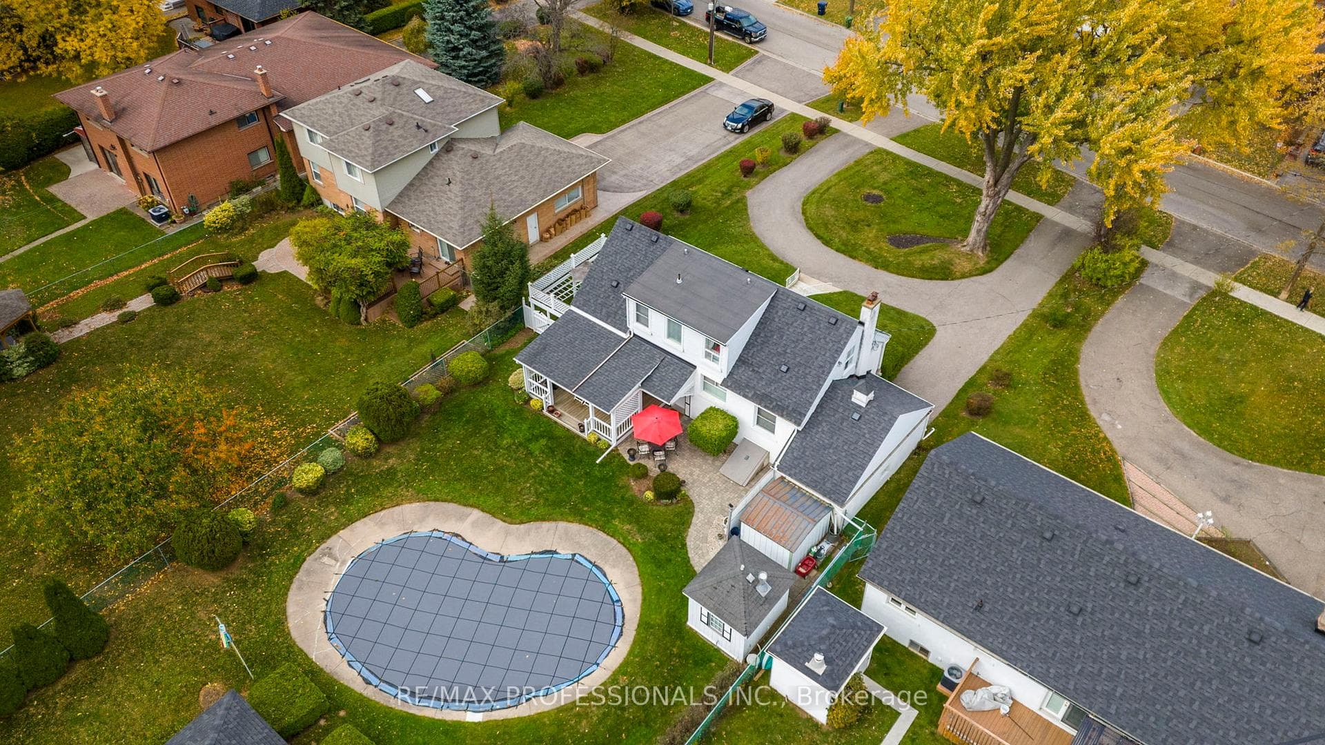 24 Elmcrest Road photo 37