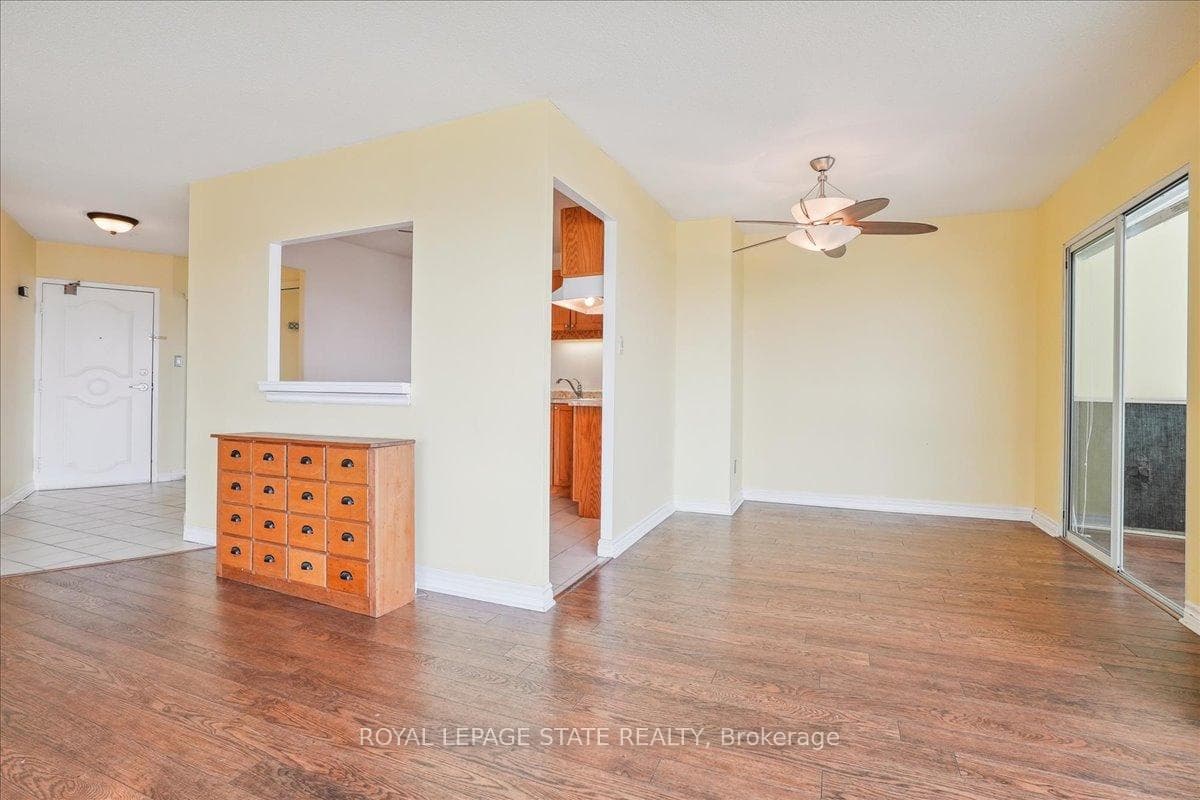 7 Gale Crescent Unit 511 photo 17