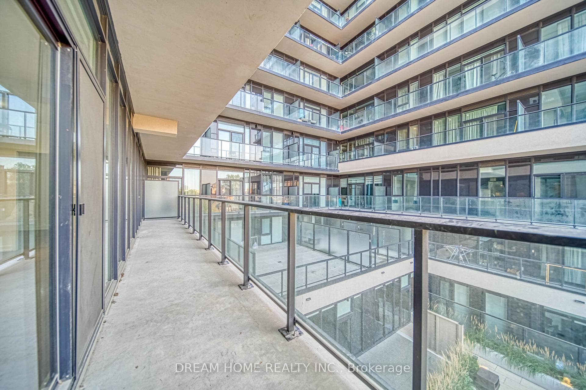 270 Dufferin Street Unit 416 photo 27