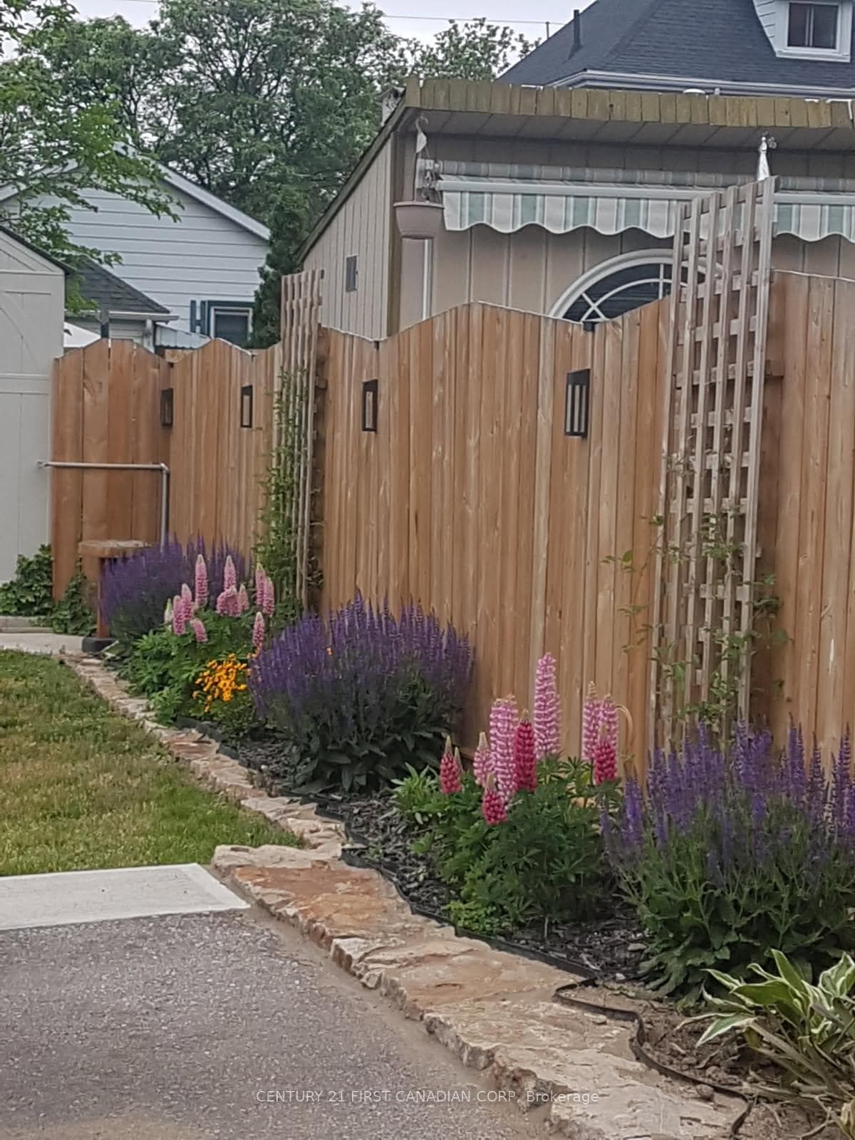 208 Nelson Street photo 41